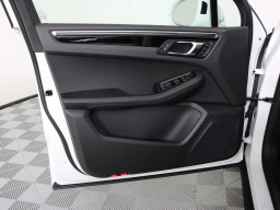 Porsche Macan T AWD 2026