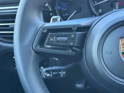 Porsche Macan T AWD 2026