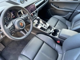 Porsche Macan T AWD 2026