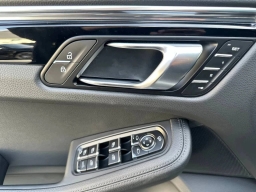 Porsche Macan T AWD 2026