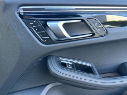 Porsche Macan T AWD 2026