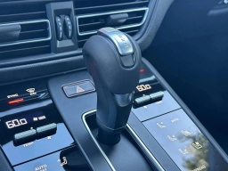 Porsche Macan T AWD 2026