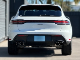 Porsche Macan Base AWD 2026