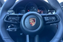 Porsche Macan Base AWD 2026