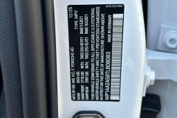 Porsche Macan Base AWD 2026