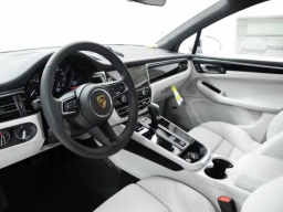 Porsche Macan T AWD 2026