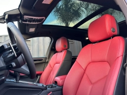 Porsche Macan Base AWD 2026