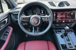 Porsche Macan Base AWD 2026