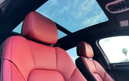 Porsche Macan Base AWD 2026