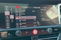 Porsche Macan Base AWD 2026