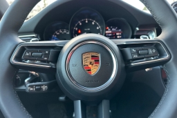 Porsche Macan Base AWD 2026