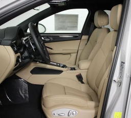 Porsche Macan Base AWD 2026