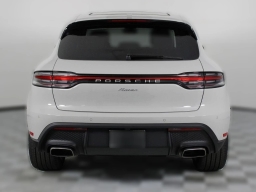 Porsche Macan Base AWD 2026