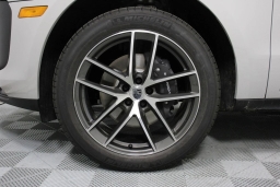 Porsche Macan Base AWD 2026