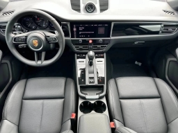 Porsche Macan T AWD 2026