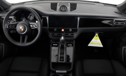 Porsche Macan T AWD 2026