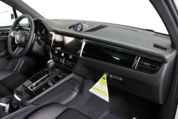 Porsche Macan T AWD 2026