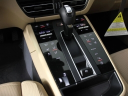 Porsche Macan T AWD 2026