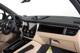 Porsche Macan T AWD 2026