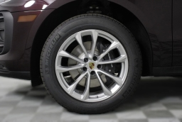 Porsche Macan T AWD 2026