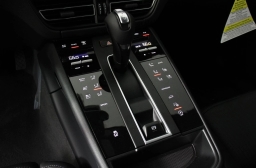 Porsche Macan T AWD 2026