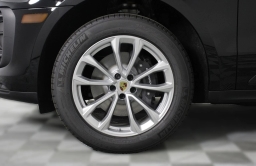 Porsche Macan T AWD 2026