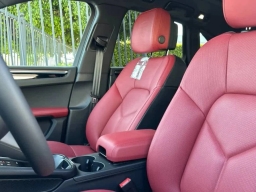 Porsche Macan T AWD 2026