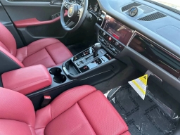 Porsche Macan T AWD 2026