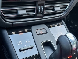 Porsche Macan T AWD 2026