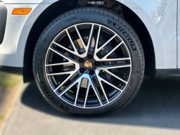 Porsche Macan T AWD 2026