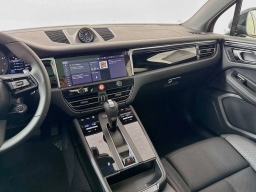 Porsche Macan T AWD 2026