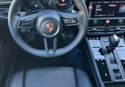 Porsche Macan T AWD 2026