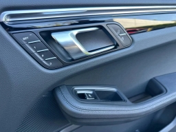 Porsche Macan T AWD 2026