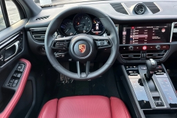 Porsche Macan Base AWD 2026