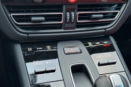 Porsche Macan Base AWD 2026