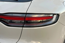 Porsche Macan Base AWD 2026