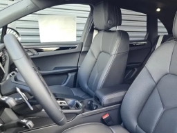 Porsche Macan T AWD 2026