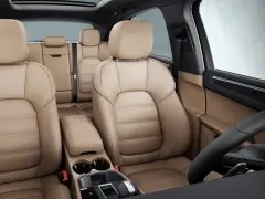 Porsche Macan Base AWD 2026