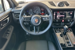 Porsche Macan T AWD 2026