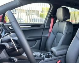 Porsche Macan T AWD 2026