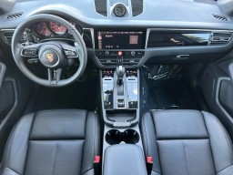 Porsche Macan T AWD 2026