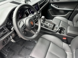 Porsche Macan T AWD 2026