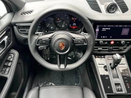 Porsche Macan T AWD 2026