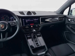 Porsche Macan T AWD 2026