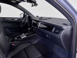 Porsche Macan T AWD 2026