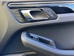 Porsche Macan T AWD 2026