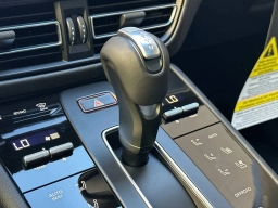 Porsche Macan T AWD 2026