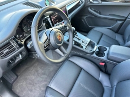 Porsche Macan T AWD 2026