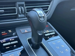 Porsche Macan T AWD 2026