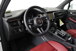 Porsche Macan T AWD 2026